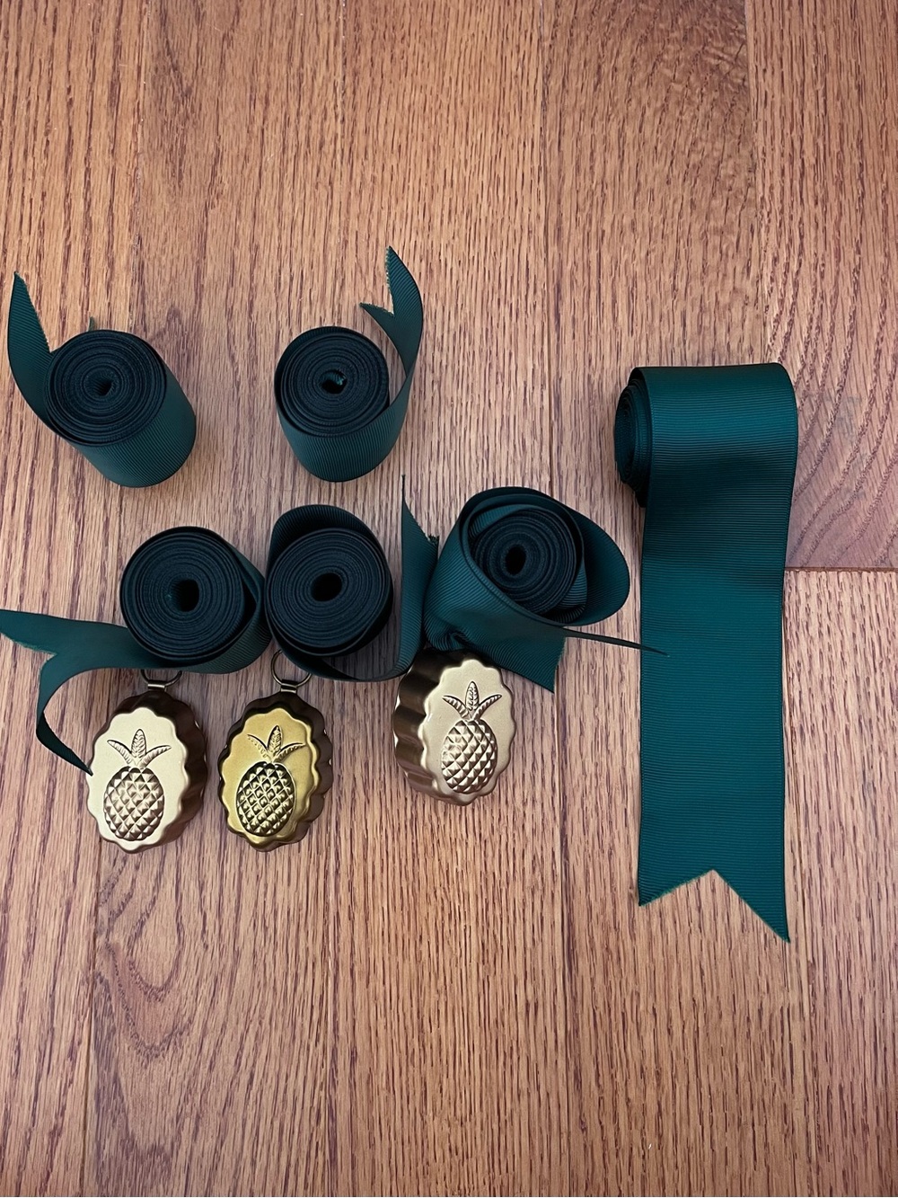 Vintage William Sonoma Ribbon & 3 Pineapple Ornaments